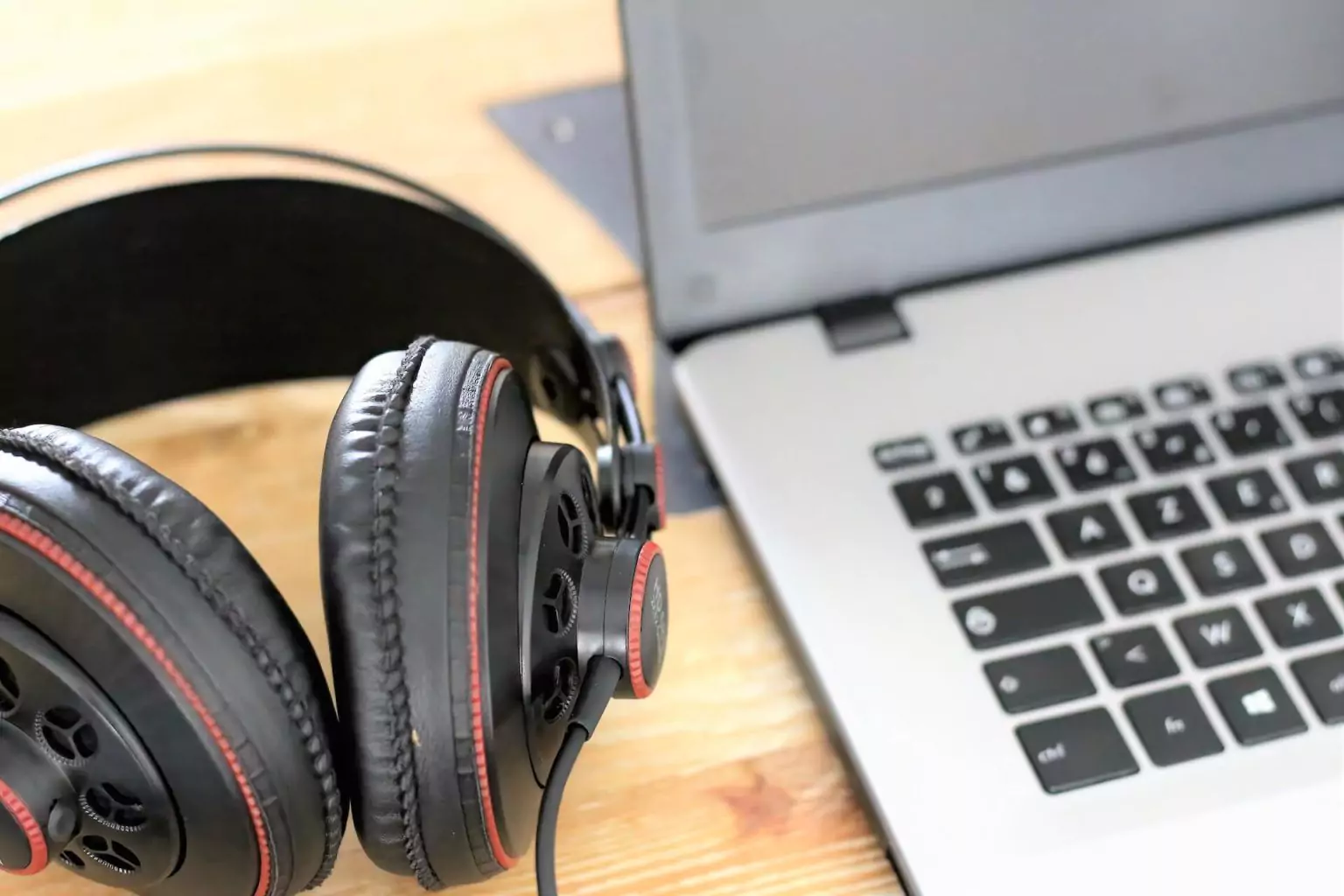 How to Convert Articles to Audio With Text to Speech